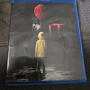 IT Blu-ray with Red Balloon Cover